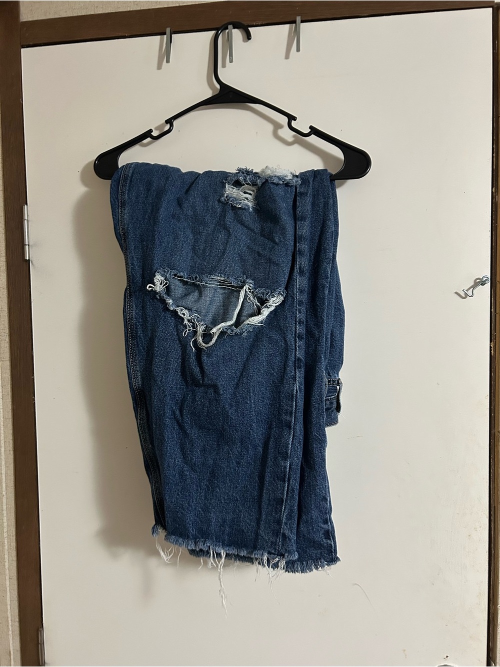 Old Navy Distressed Dark Blue Cropped Jeans